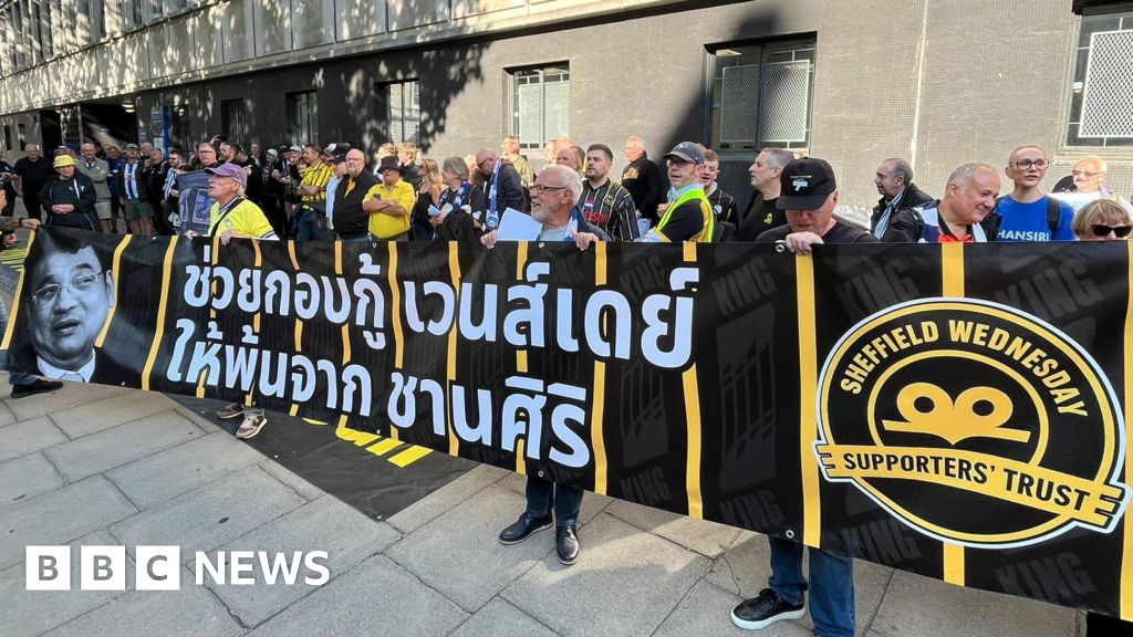 Sheffield Wednesday fans protest at Thai embassy