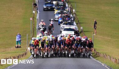 Tour of Britain speeds through Woburn deer park