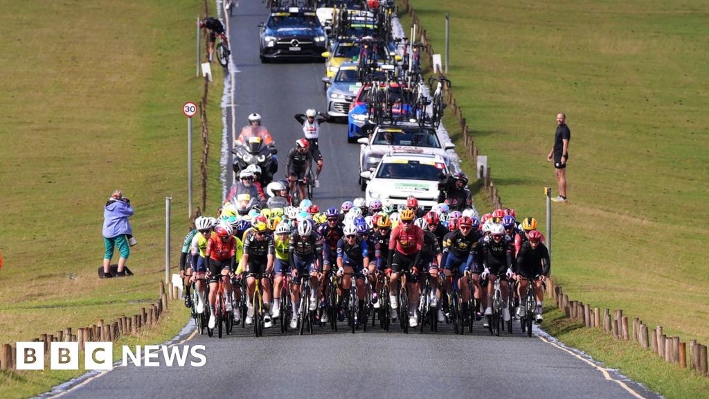 Tour of Britain speeds through Woburn deer park