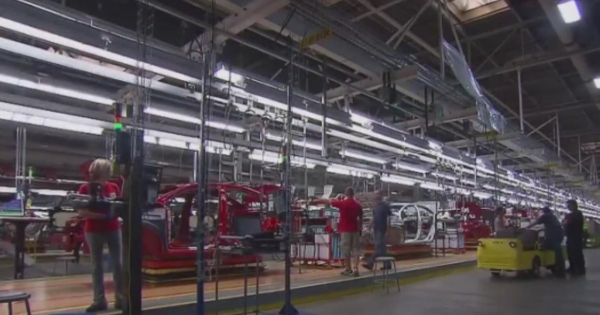 California sees decline in white-collar jobs, growth in blue-collar sectors