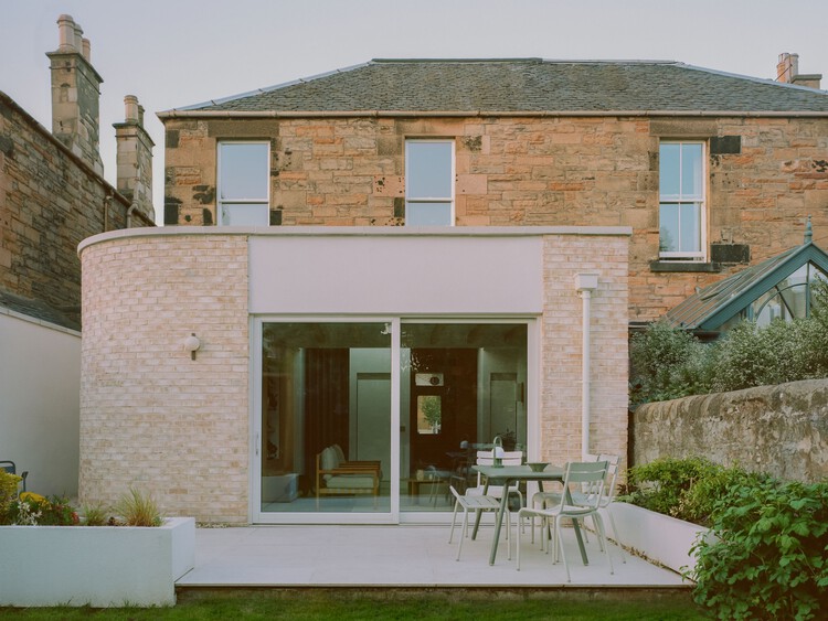 Catalog House / Pend Architects - Exterior Photography, Brick, Concrete