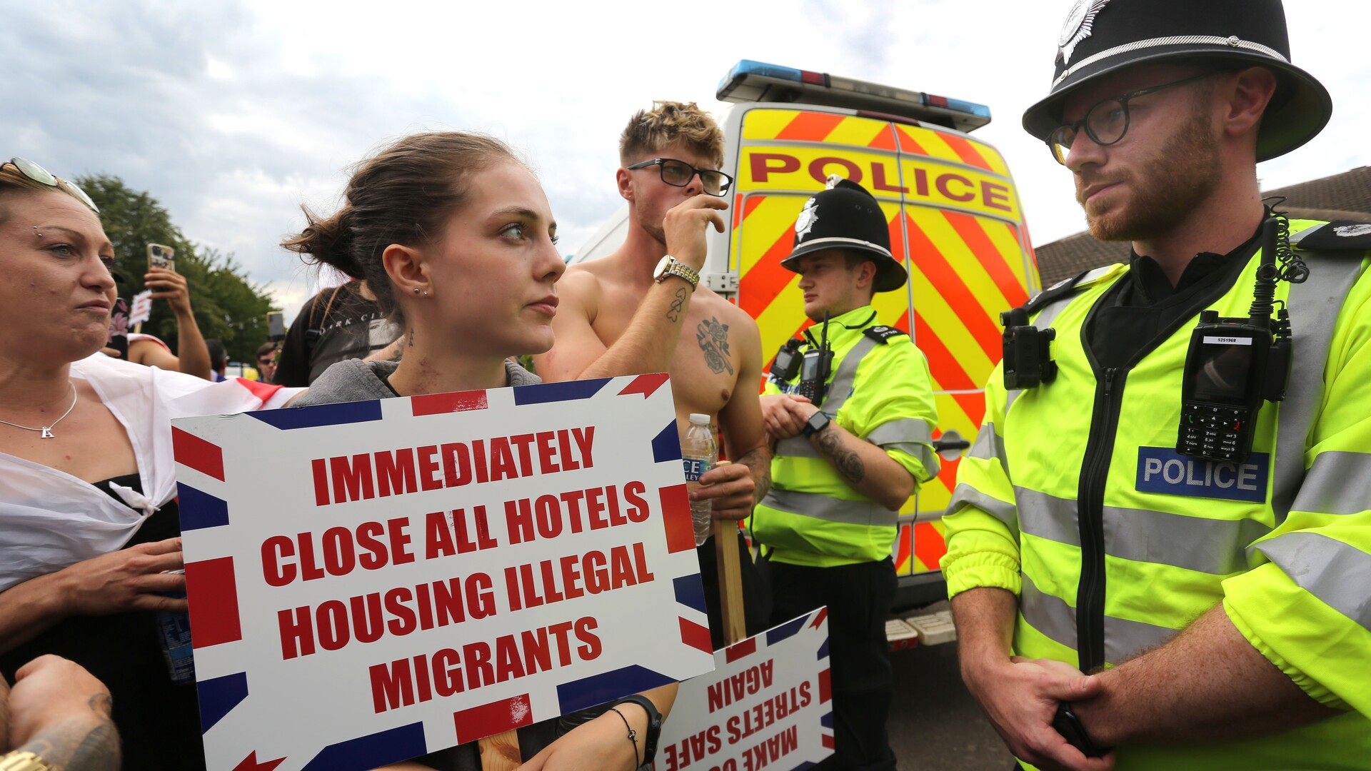 Britons furious as convicted migrants put in taxpayer-funded hotels