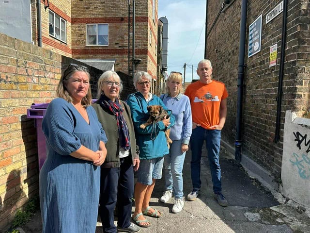 Cornhill residents’ plea as alley is plagued with fly-tipping, overflowing council bins, rats and even human waste – The Isle of Thanet News