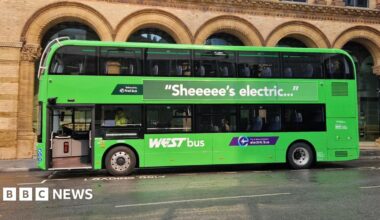 Bristol bus strike: Hundreds of drivers walk out over pay