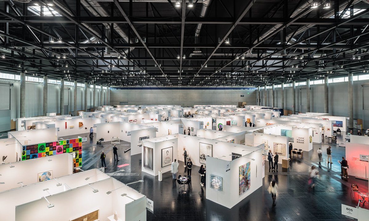 Ukraine-Russia war remains front and centre for Viennacontemporary fair exhibitors - The Art Newspaper