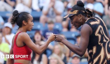 Leylah Fernandez and Venus Williams in action in the third round of the women's doubles at the US Open