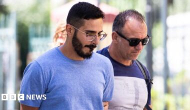"Tinder Swindler" Simon Leviev pictured being expelled from Athens, Greece on 2 July 2019.