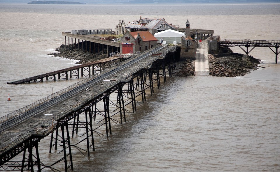 The United Kingdom has suspended the restoration of the historic pier due to the withdrawal of an investor