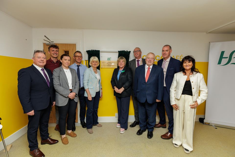 Unveiling the plaque at the official opening of the Solace Café in Sligo. L to R: John Meehan, Assistant National Director Access and Integration and Head of HSE National Office for Suicide Prevention, Cllr James Gilmartin, Sinead Casey, Operations Manager Solace Café, Dr Donagh O’Neill, Executive Clinical Director, Sligo Leitrim Mental Health Service, Minister of State Marian Harkin, Minister for Mental Health, Mary Butler, Cllr Donal Gilroy, Cathaoirleach of Sligo County Council, Deputy Eamon Scanlon, John Fiztmaurice, HSE IHA Manager and Cllr Edel McSharry.