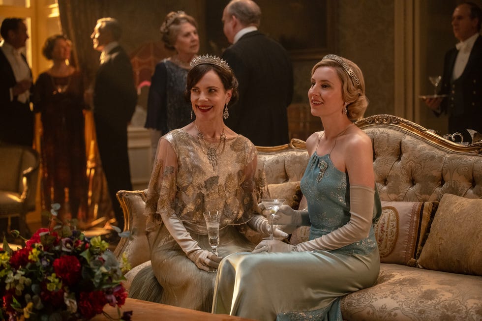 Elizabeth McGovern as Cora Grantham and Laura Carmichael as Lady Edith, Downton Abbey: The Grand Finale elizabeth mcgovern as cora grantham and laura carmichael as lady edith, downton abbey the grand finale
