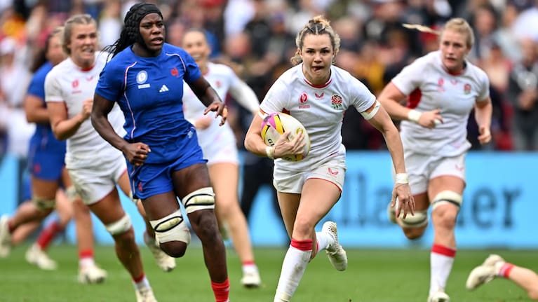 Ellie Kildunne of England runs in for a try in her team's semifinal win over France.