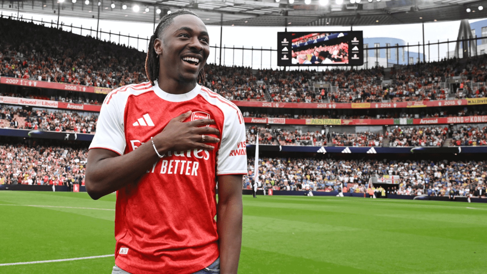 Behind the scenes of Eze's Emirates reveal | Video | News