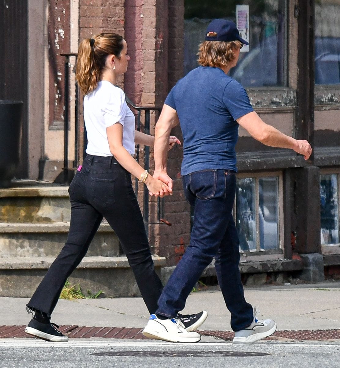 The 63 year old actor and the 37 year old actress held hands while strolling the picturesque downtown to visit a few shops and attractions. 