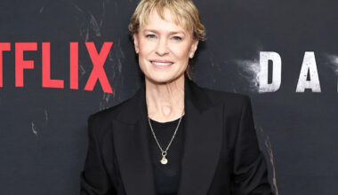 Robin Wright details 'liberating' move to England after leaving the U.S.: 'America is a s---show'