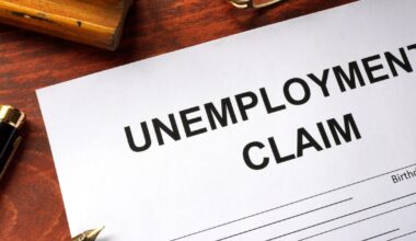 Jobless claims reach highest level since 2021, a sign layoffs are rising
