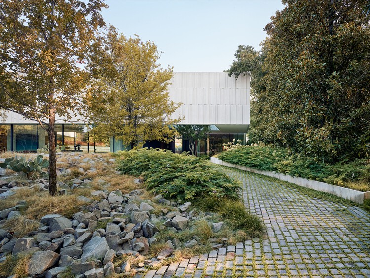 Highland Park Residence / Alterstudio Architecture - Image 1 of 24
