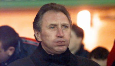 Who was the last English football manager to win England's top flight title?