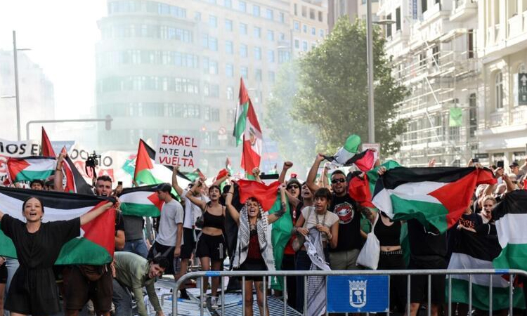 Spain's political class spars over chaotic Vuelta finale