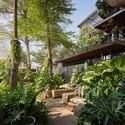 Kampoong Guha / Realrich Architecture Workshop - Exterior Photography, Garden, Balcony