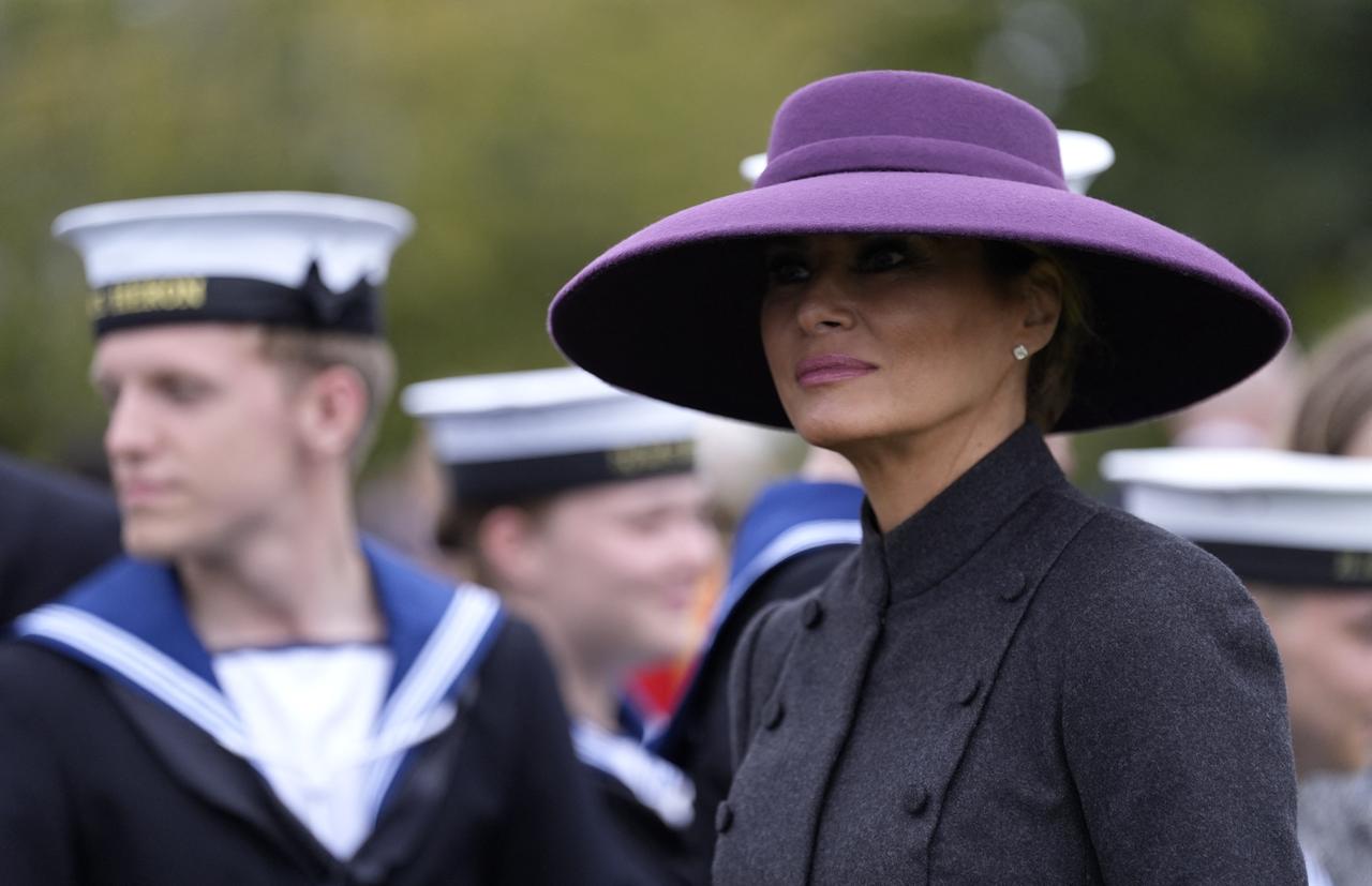 US First Lady Melania Trump meets members of the Armed forces after the Beating Retreat military ceremony, at Windsor Castle, in Windsor, on Sep. 17, 2025. (AFP Photo)