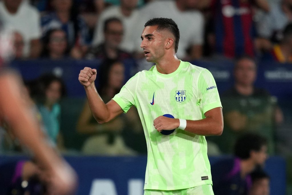 VALENCIA, SPAIN - AUGUST 23: Ferran Torres of FC Barcelona celebrates scoring his team's second goal during the LaLiga EA Sports match between Levante UD and FC Barcelona at Ciutat de Valencia on August 23, 2025 in Valencia, Spain. (Photo by Alex Caparros/Getty Images)
