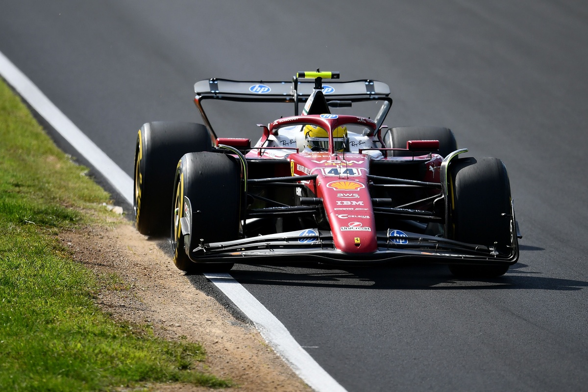 Top three "off the cards" as "not 100% comfortable" with Ferrari F1 car