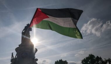 Flag spat erupts in France as Macron prepares to recognize Palestinian statehood – POLITICO