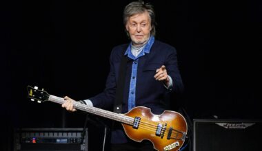 Watch Paul McCartney play The Beatles' 'Help!' for the first time in 35 years