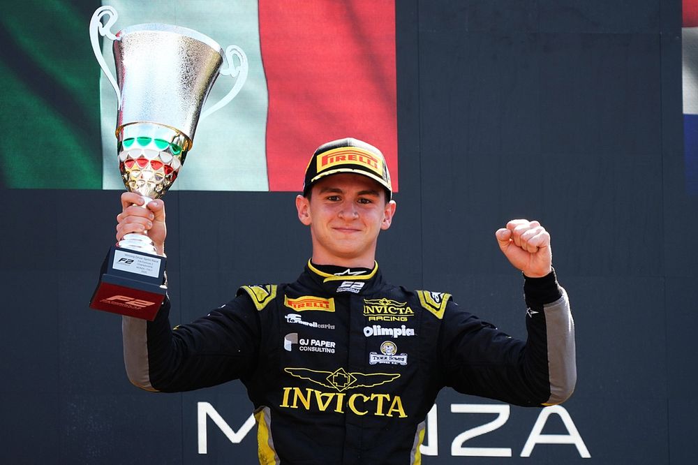 Podium: Race winner Leonardo Fornaroli, Invicta Racing