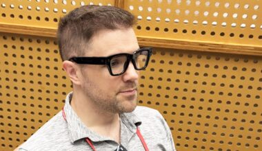 Meta Ray-Ban Display Glasses & Neural Band Offer a Glimpse of Future AR Glasses