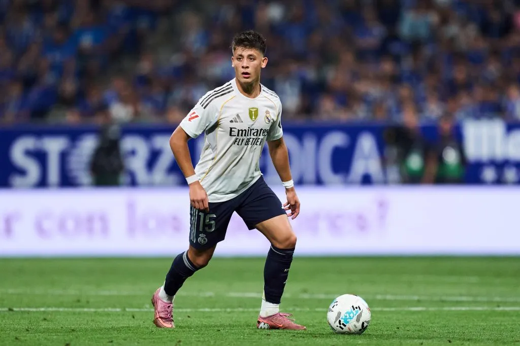 OVIEDO, SPAIN - AUGUST 24: Arda Guler of Real Madrid in action during the LaLiga EA Sports match between Real Oviedo and Real Madrid CF at Carlos Tartiere on August 24, 2025 in Oviedo, Spain. (Photo by Juan Manuel Serrano Arce/Getty Images)