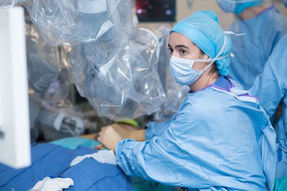 Laparoscopic prostatectomy assisted by the da vinci robot