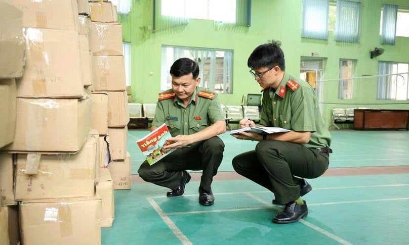 Authorities seized more than 185,000 counterfeit books worth more than VND8 billion ($303,270), along with many printing and transportation equipment and materials, with a total estimated value of about VND15 billion. Photo courtesy of VEPH.