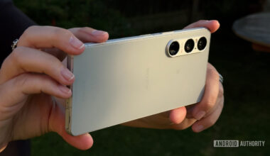 sony xperia 1 vi review back handheld landscape