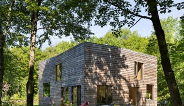 nArchitects finishes CLT House with "cladding used by early settlers"