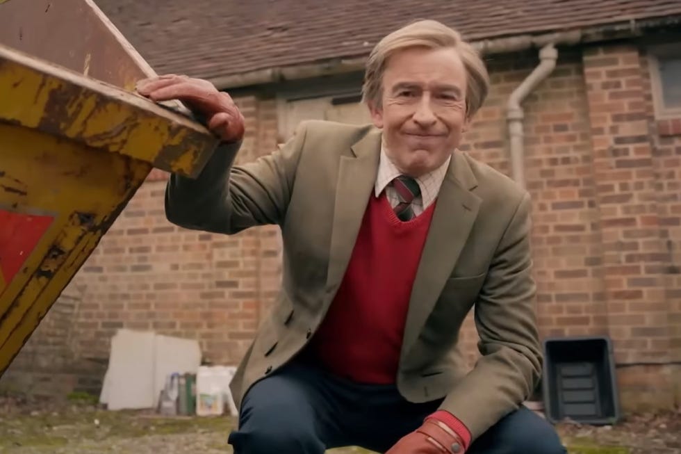 steve coogan as alan partridge crouching down by a dumpster in how are you? it's alan partridge.jpg