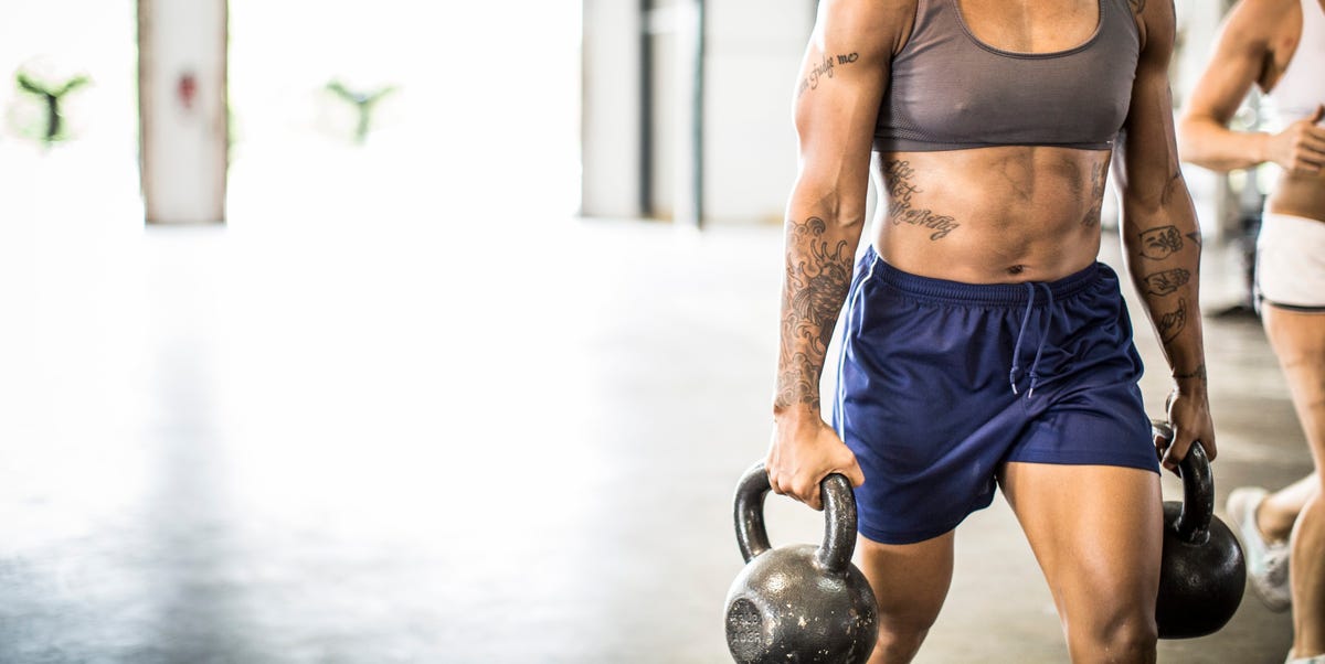 The suitcase carry will transform your core – do it like this for maximum results