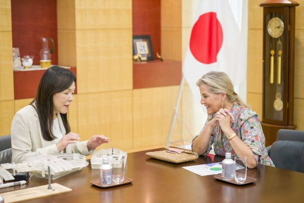 The Duchess of Edinburgh with Dr Chieko Asakawa