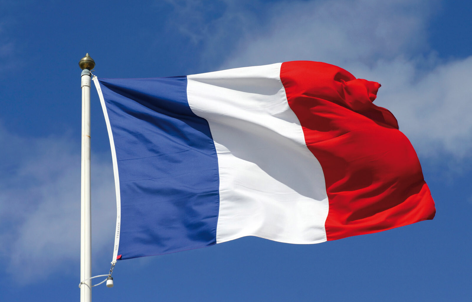 France on a Hot Plate.. The Confidence Vote for the Government Reflects a Crushing Political and Economic Crisis