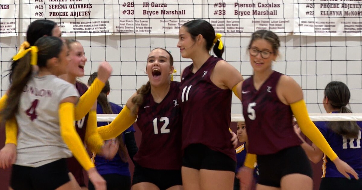 Gregory-Portland upsets Carroll, London sweeps