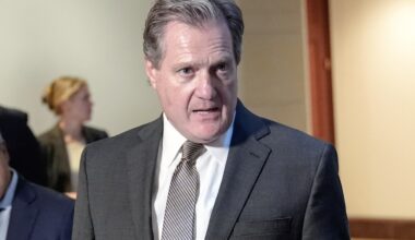 Top US Republican urges vote on Russia sanctions after Ukraine trip