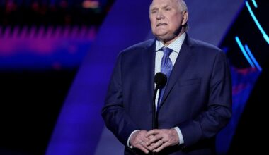 Terry Bradshaw's filly wins Pocahontas Stakes at Churchill Downs