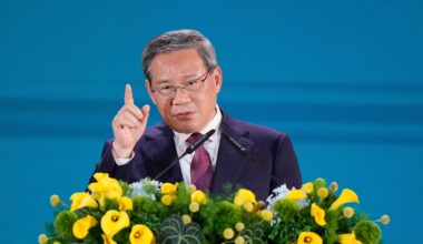 US lawmakers push for military dialogue in rare China visit