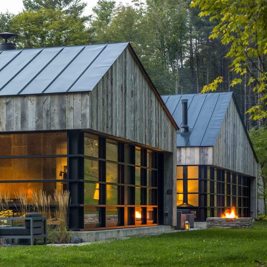 Rough-saw timber facade