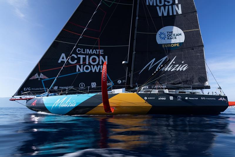 Four lead boats will round Ustica together