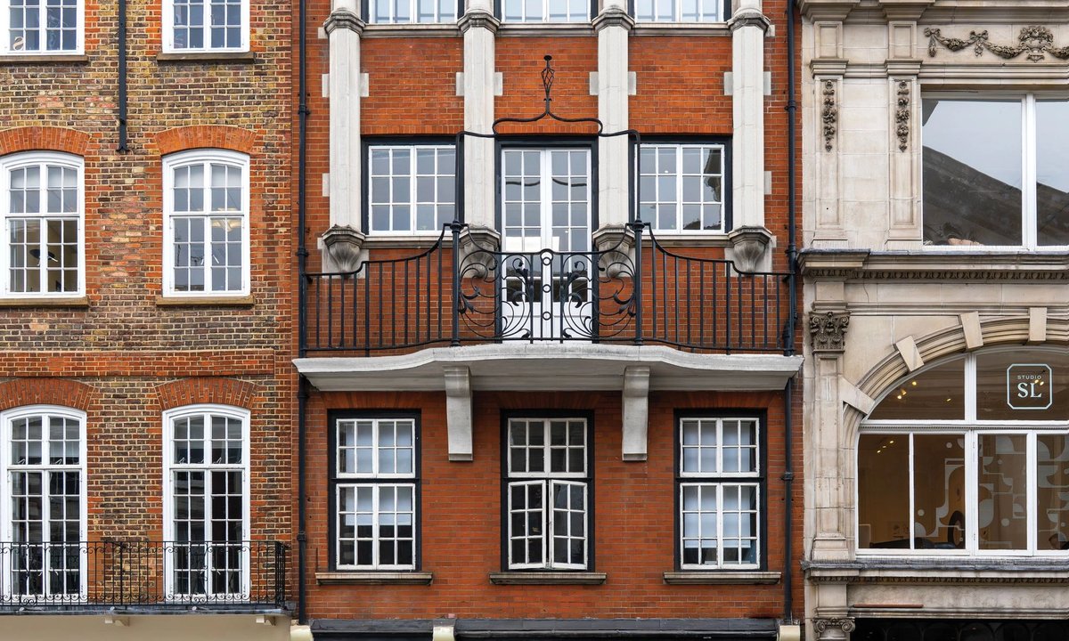 Almine Rech reopens in London with downsized gallery - The Art Newspaper