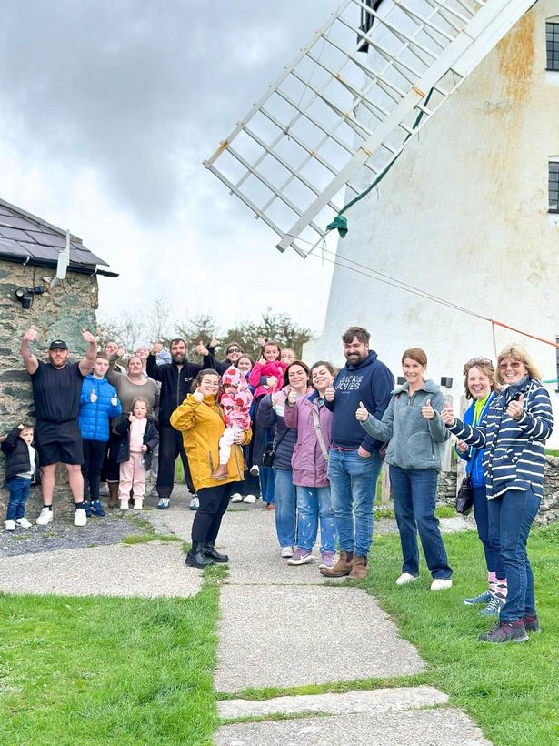 Mônut fans began arriving well before opening time last weekend