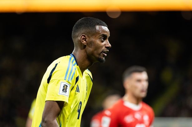 Liverpool's Alexander Isak missed several great chances as Sweden lost 1-0 to Kosovo in an important World Cup qualifier