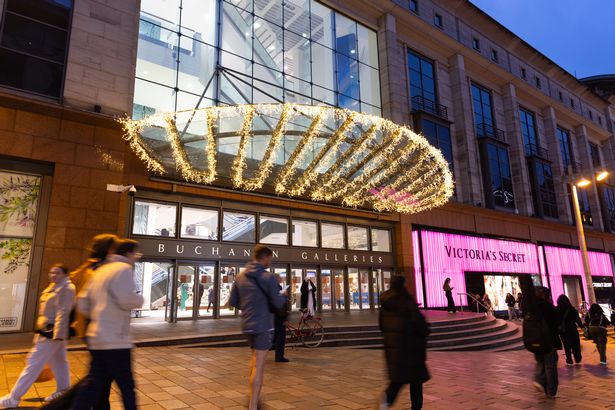 An image of shoppers outside Glasgow's Buchanan Galleries shopping centre 