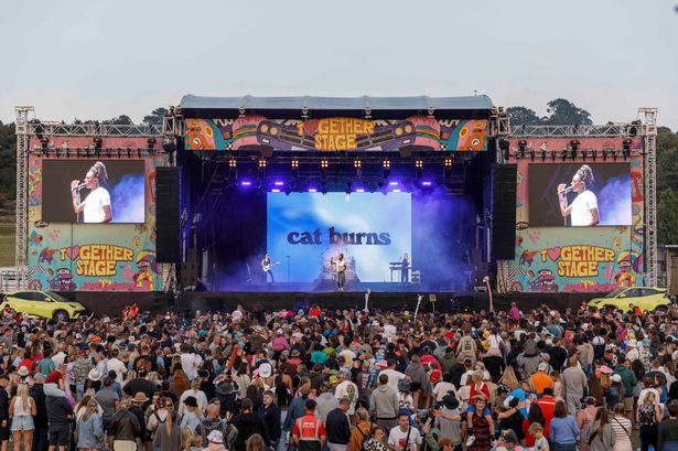 Cat Burns performing at the 2025 festival